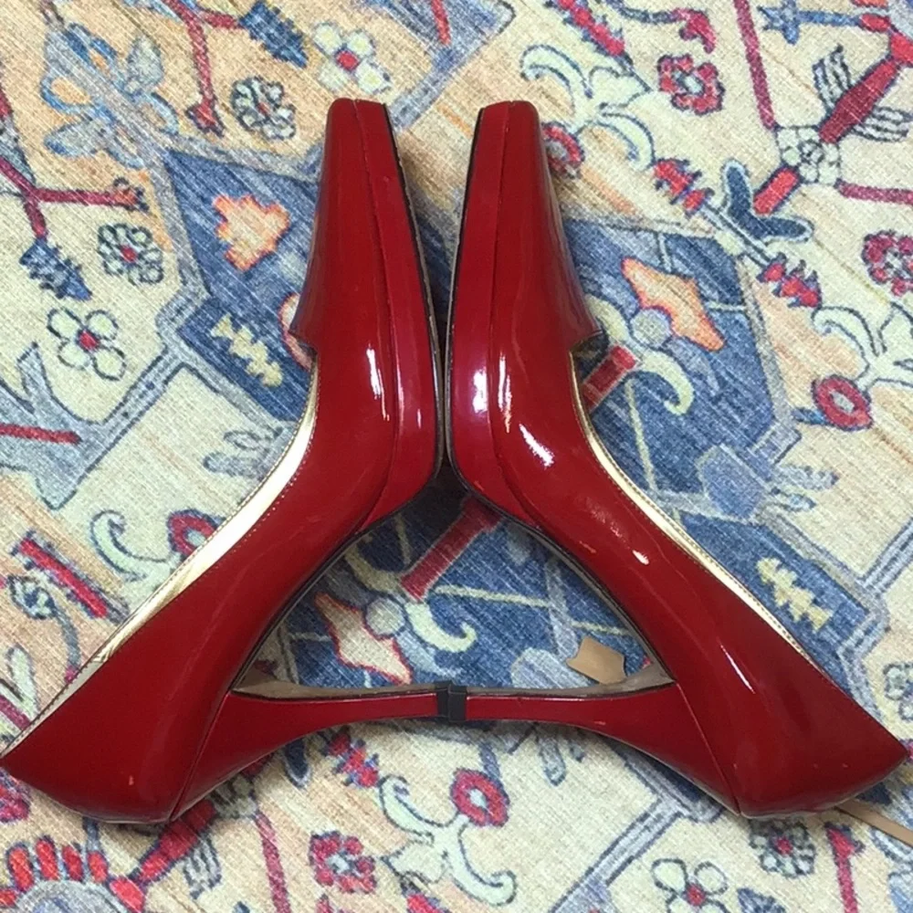 ♥️ Tahari Colby Red Patent Leather Point Toe Platform Heels Sz.8 - Picture 6 of 11